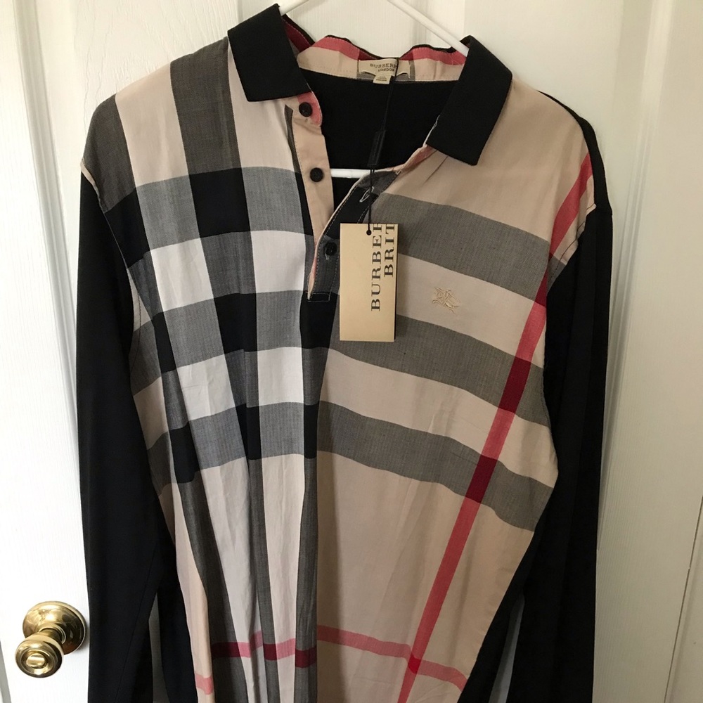 Burberry Brit women’s 1/4 button down cute top.